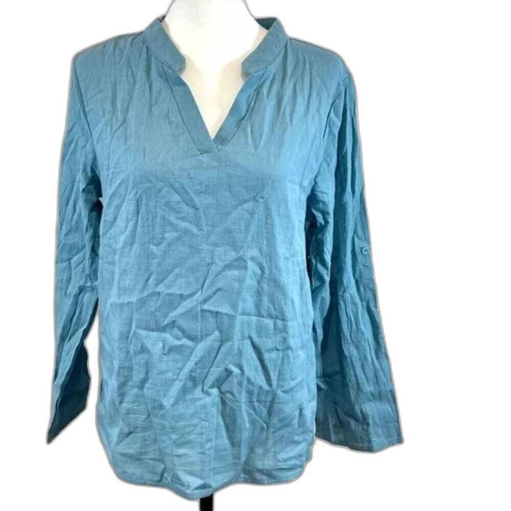 Long sleeve vneck aqua blue top